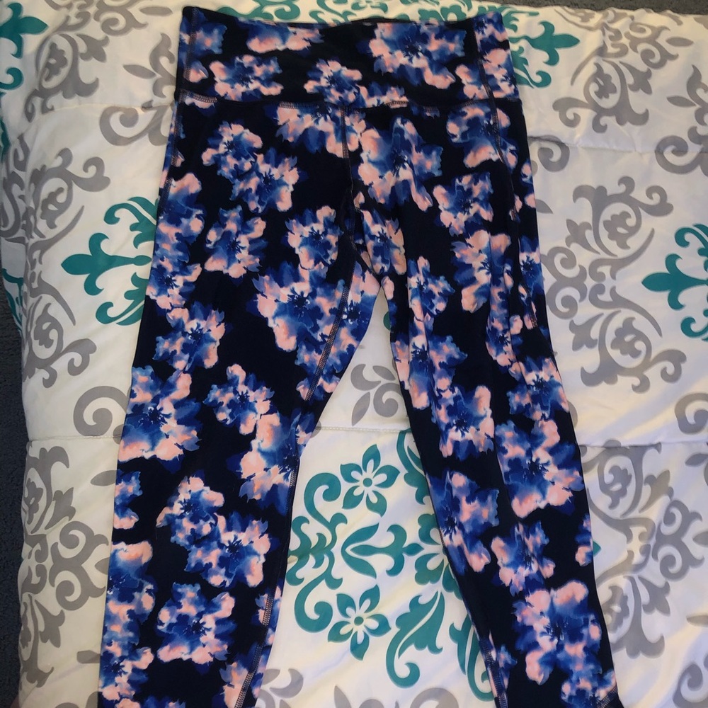 women’s floral leggings